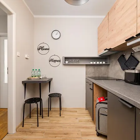 Rondo Onz Centre By Bookinghost