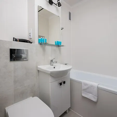 Rondo Onz Centre By Bookinghost *