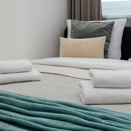 Rondo Onz Centre By Bookinghost