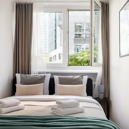 Rondo Onz Centre By Bookinghost